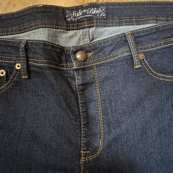 FADE TO BLUE Plus Size Woman's Jeans Size 3X (Size 22) - Picture 7 of 9
